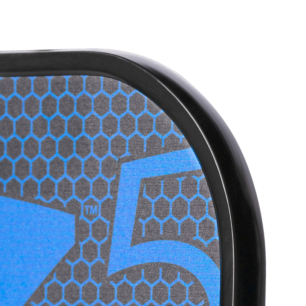 Handle of the ONIX Z5 Graphite pickleball paddle — 5 in grip length, 4.25 in circumference