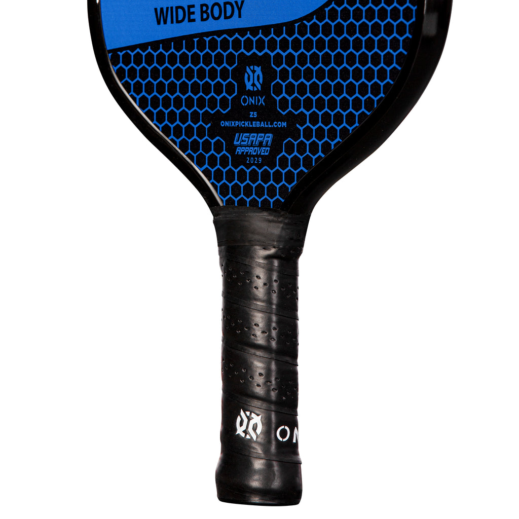 Side profile of the ONIX Z5 Graphite showing its 11 mm Nomex honeycomb core