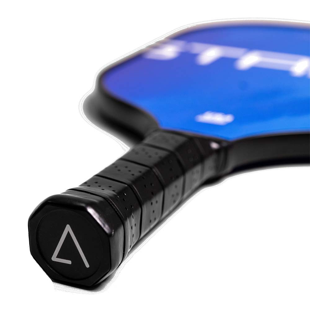 Handle of the VERSIX Strike 4F pickleball paddle — 5.1 in grip length, 4.125 in circumference